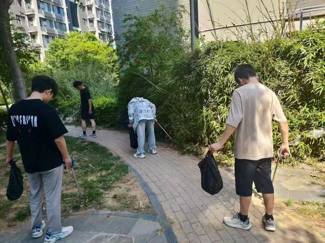 济南大学济南大学环保协会走进鲁贤社区开展环保志愿服务